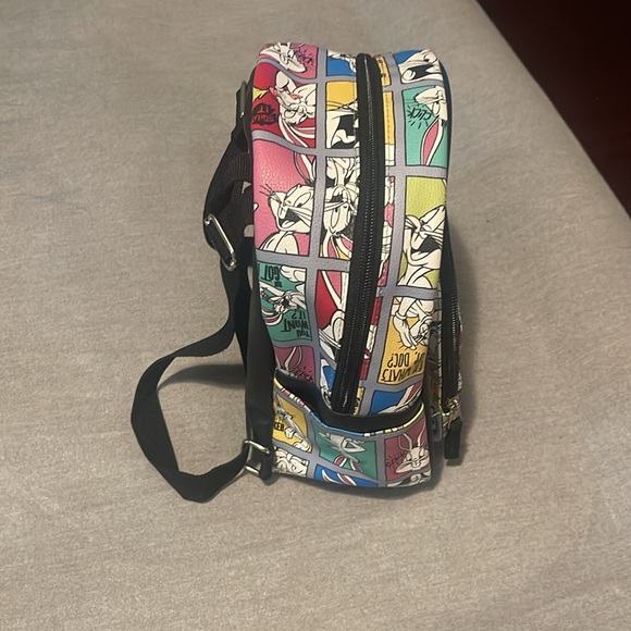 Looney tunes mini backpack in very good condition - Picture 2 of 8